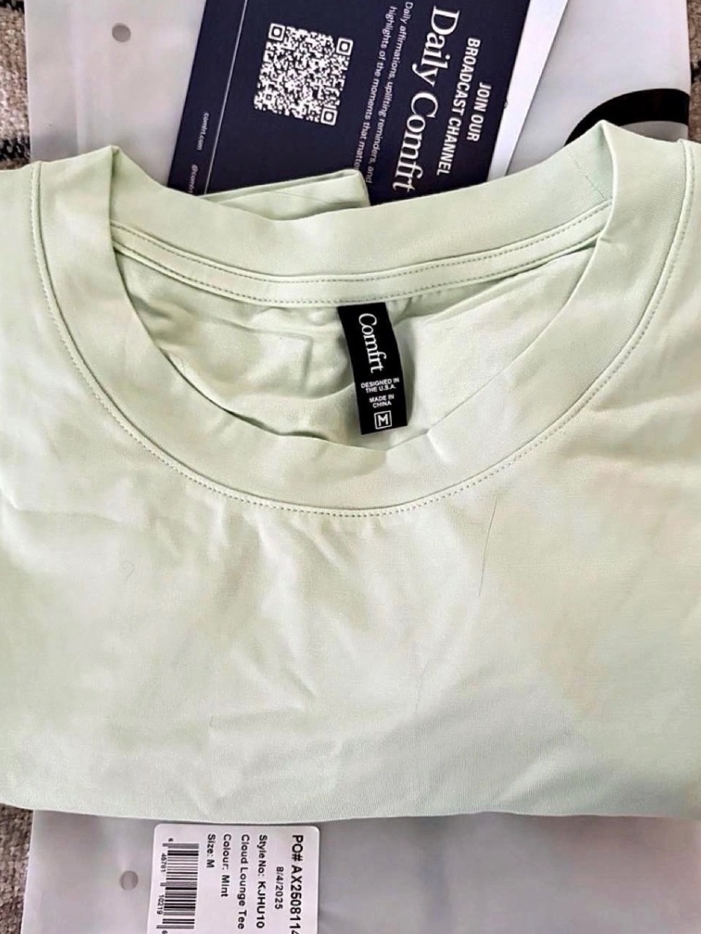 Comfrt Lounge Tee Mint Green Crewneck Tee Size M Brand New Unisex